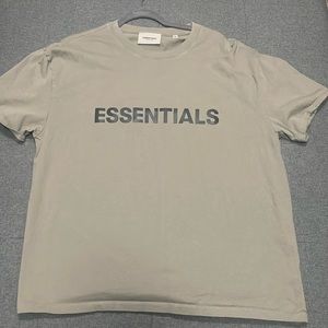 Fear of God ESSENTIALS T shirt size medium